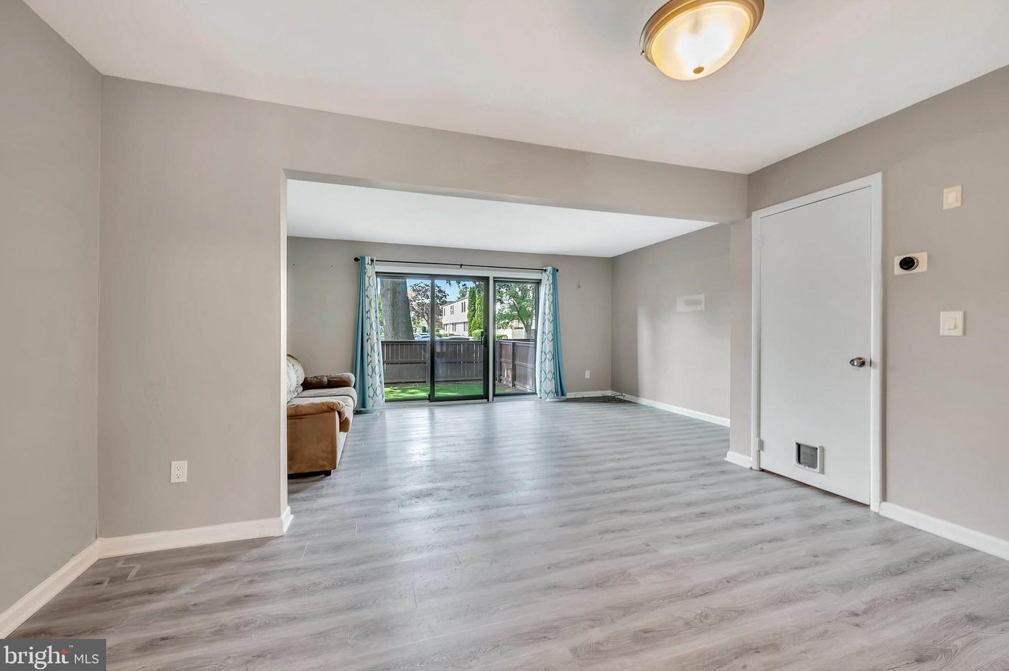 853 Jamestown Rd, East Windsor NJ 08520-5644 exterior