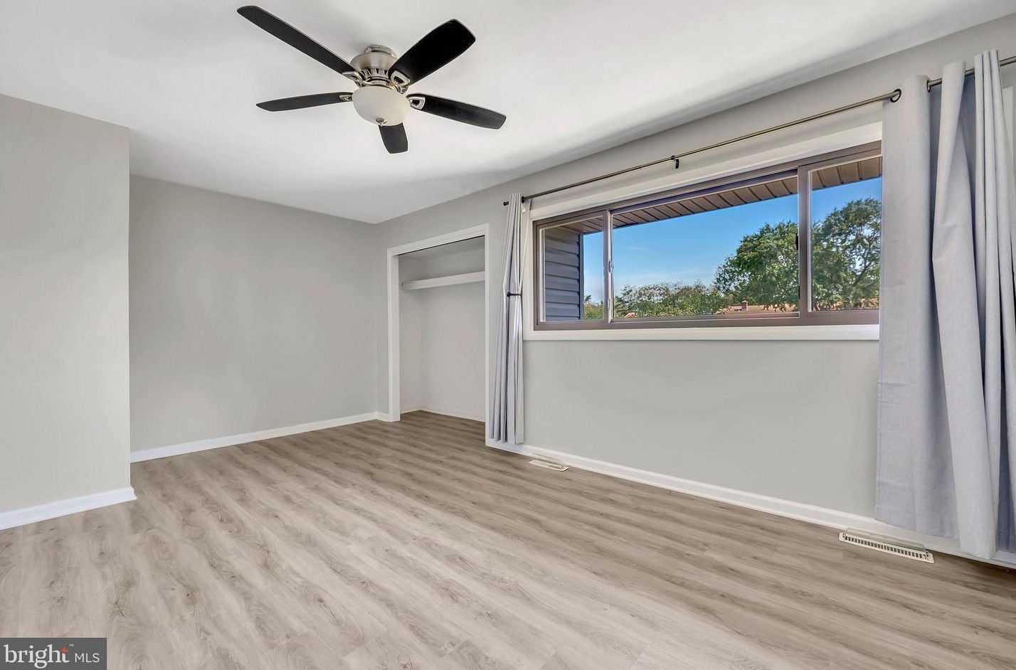 853 Jamestown Rd, East Windsor NJ 08520-5644 exterior