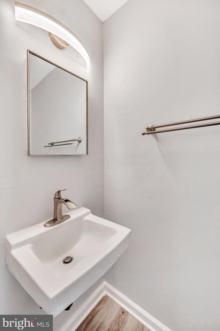 853 Jamestown Rd, East Windsor NJ 08520-5644 exterior