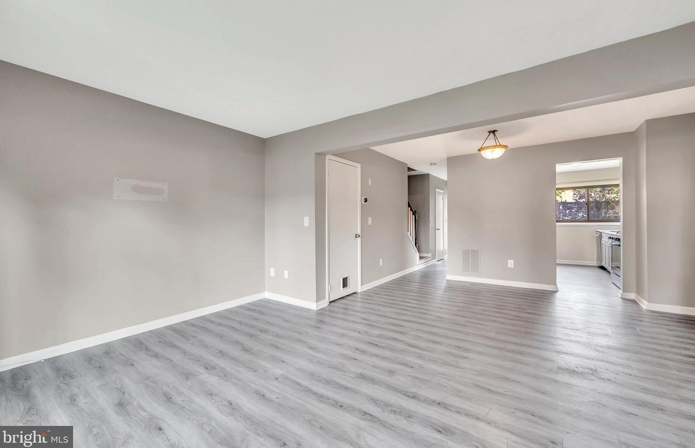 853 Jamestown Rd, East Windsor NJ 08520-5644 exterior