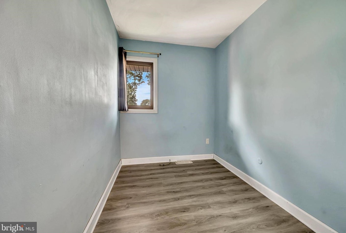 853 Jamestown Rd, East Windsor NJ 08520-5644 exterior