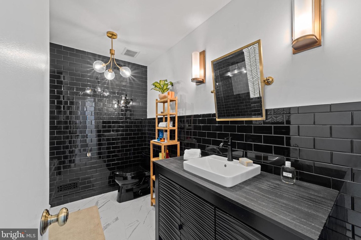 414 Bergen St, Trenton NJ 08610-5815 exterior