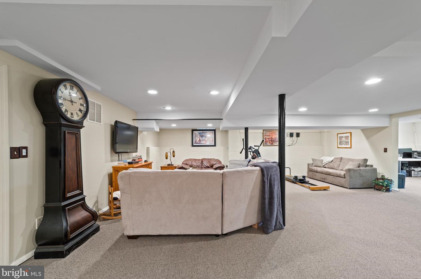 414 Bergen St, Trenton NJ 08610-5815 exterior