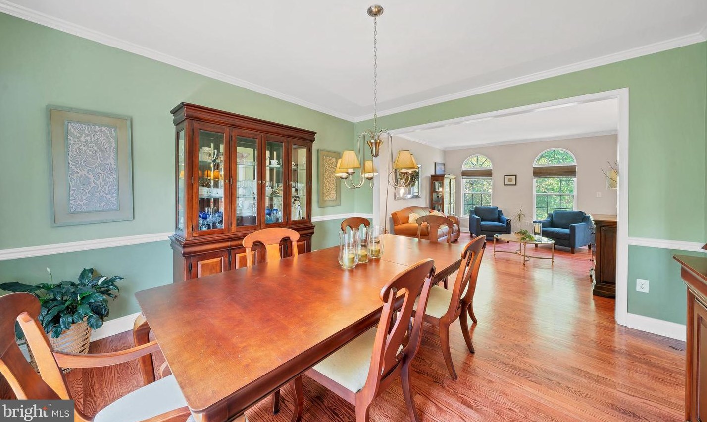 25 Pierce Rd, East Windsor NJ 08520-2400 exterior