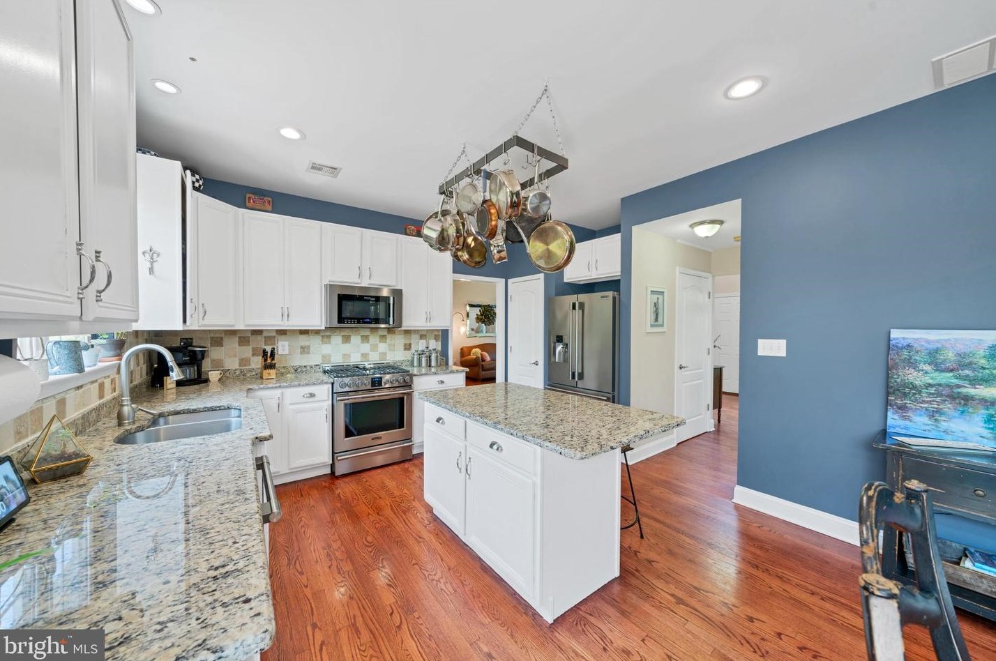 25 Pierce Rd, East Windsor NJ 08520-2400 exterior