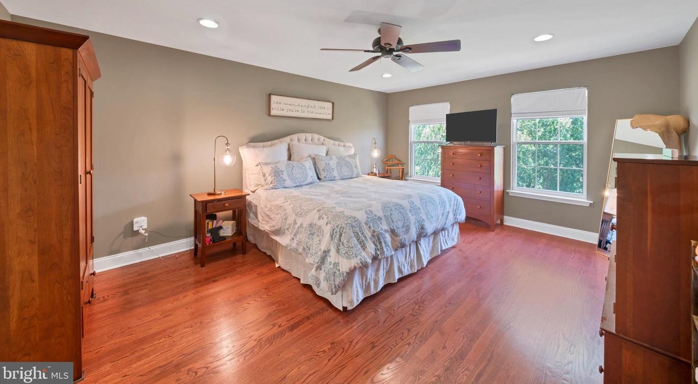 25 Pierce Rd, East Windsor NJ 08520-2400 exterior