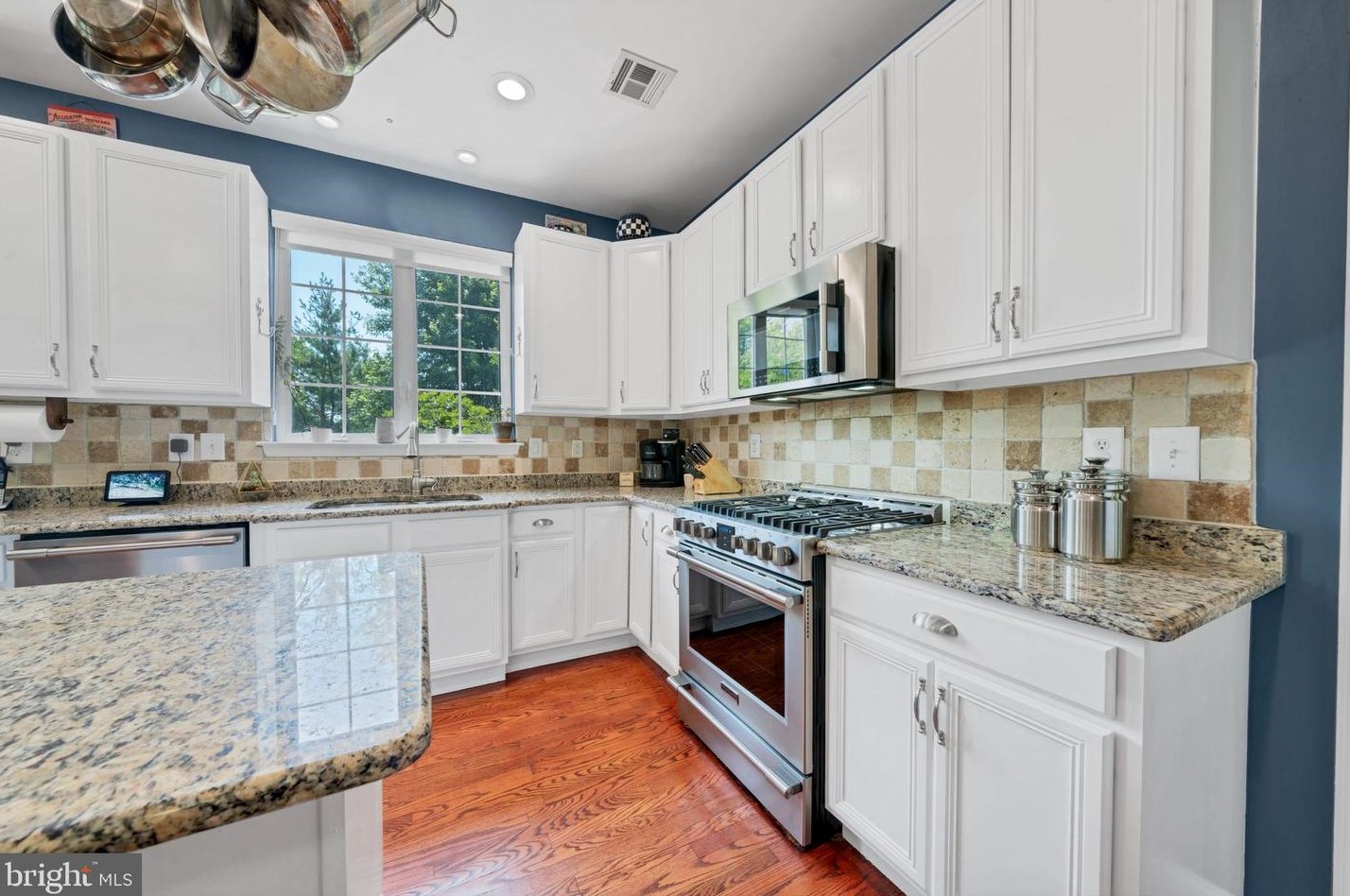 25 Pierce Rd, East Windsor NJ 08520-2400 exterior