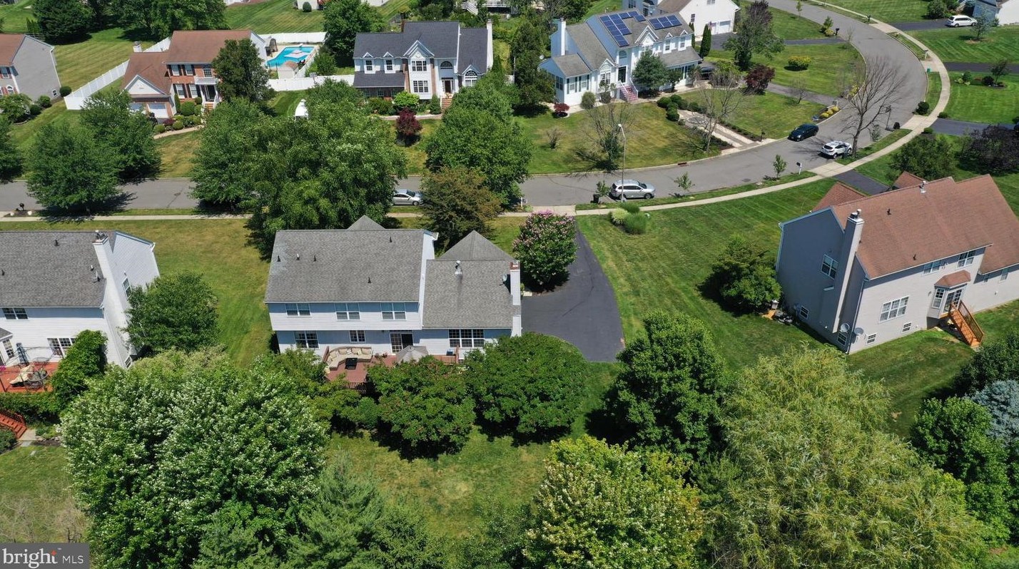 25 Pierce Rd, East Windsor NJ 08520-2400 exterior