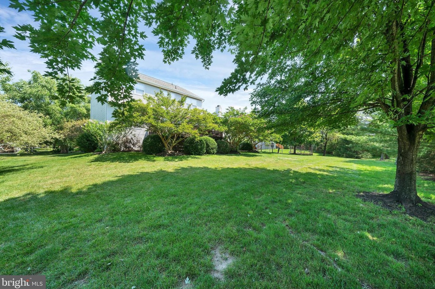 25 Pierce Rd, East Windsor NJ 08520-2400 exterior