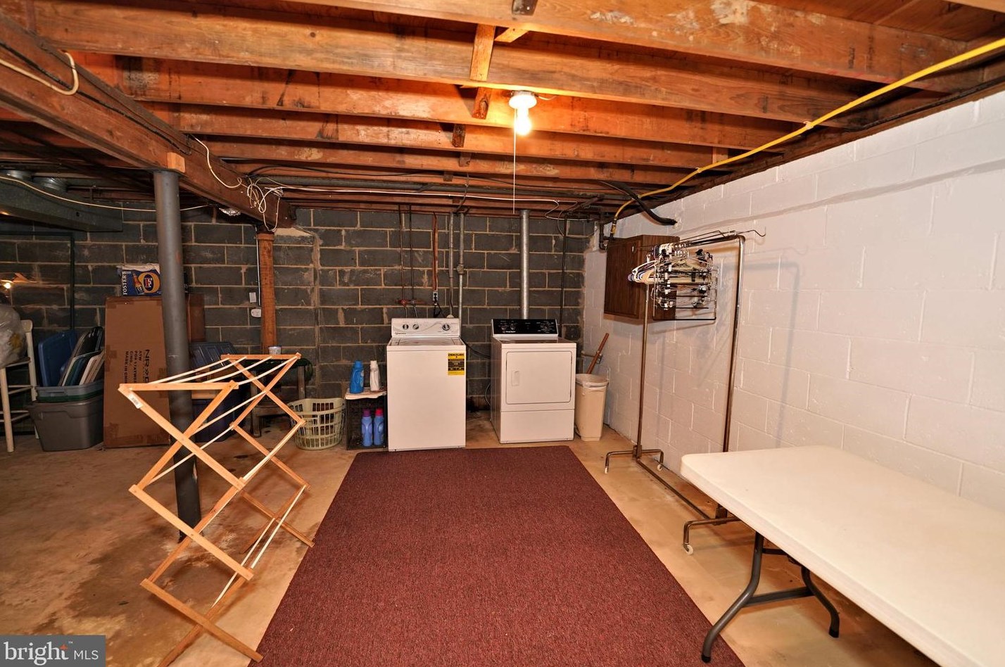 854 Jamestown Rd, East Windsor NJ 08520-5644 exterior