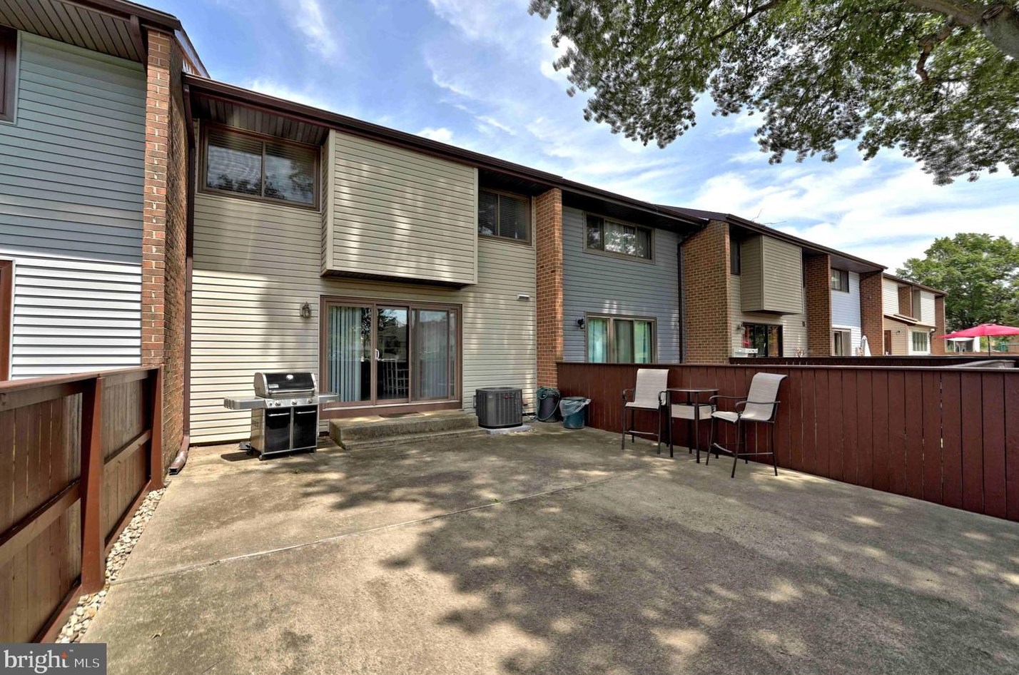 854 Jamestown Rd, East Windsor NJ 08520-5644 exterior