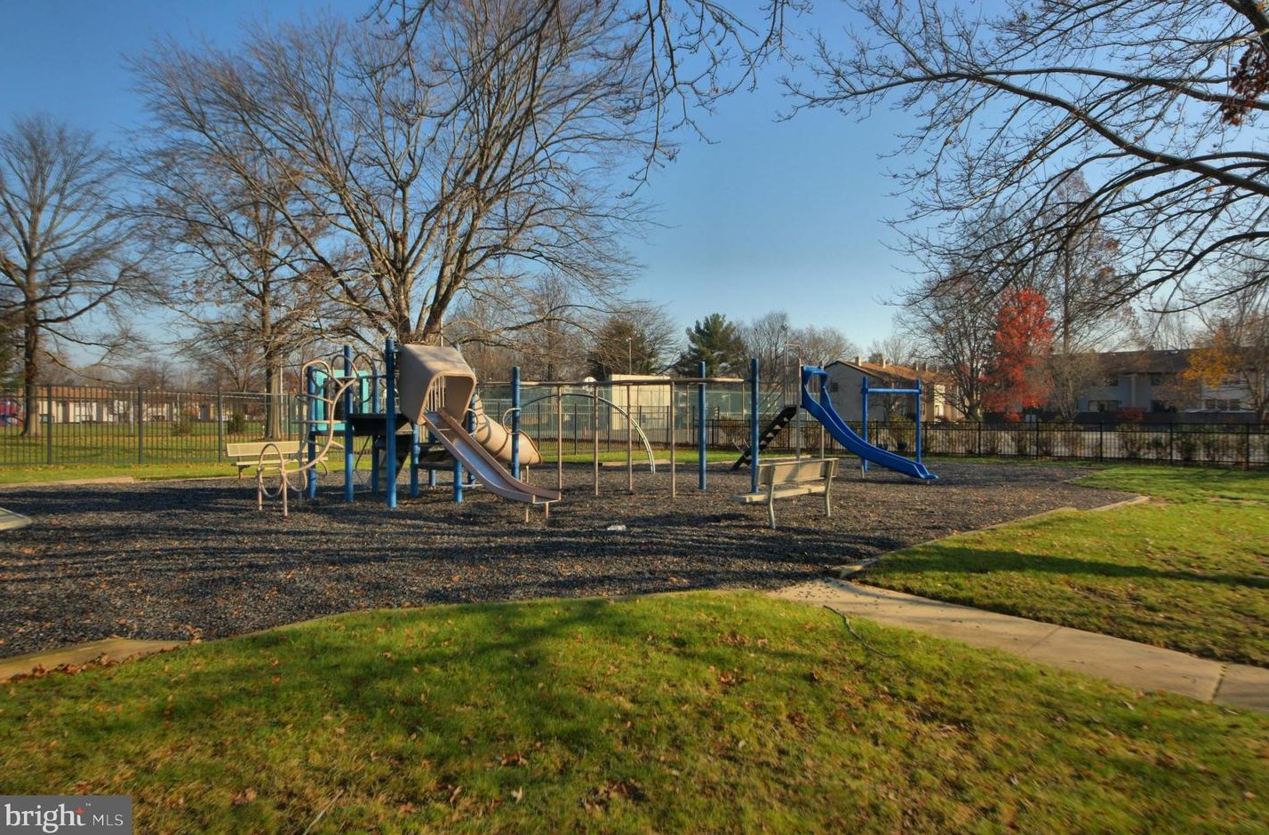 854 Jamestown Rd, East Windsor NJ 08520-5644 exterior