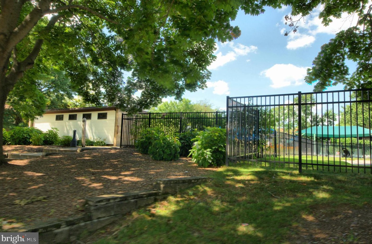 854 Jamestown Rd, East Windsor NJ 08520-5644 exterior