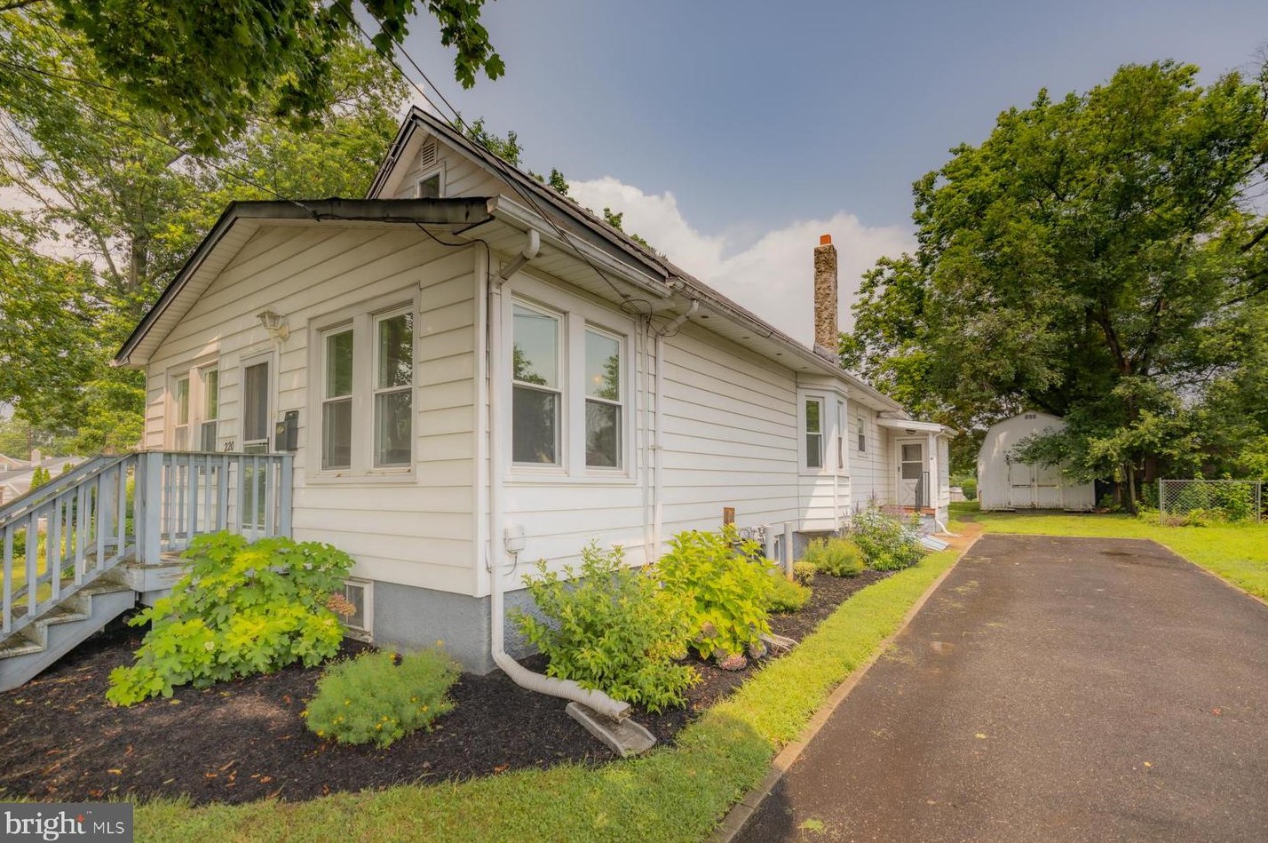 220 Hauser Ave, Trenton NJ 08620-1702 exterior