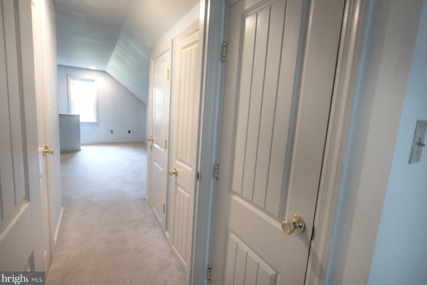 220 Hauser Ave, Trenton NJ 08620-1702 exterior