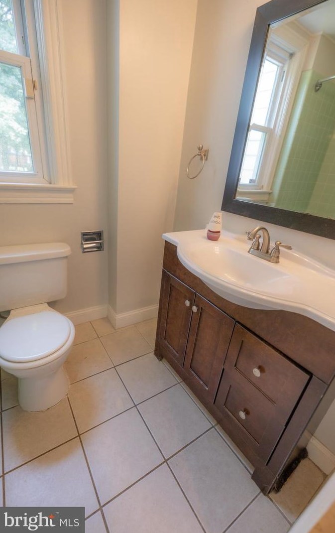 220 Hauser Ave, Trenton NJ 08620-1702 exterior