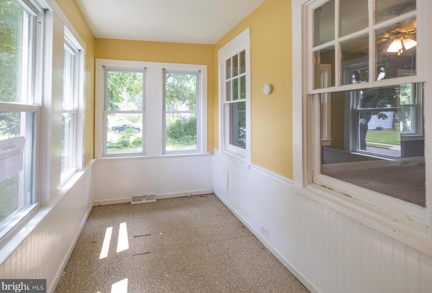 220 Hauser Ave, Trenton NJ 08620-1702 exterior