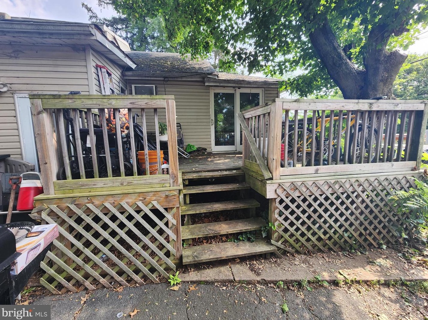 179 Buttonwood Dr, Trenton NJ 08638-2611 exterior