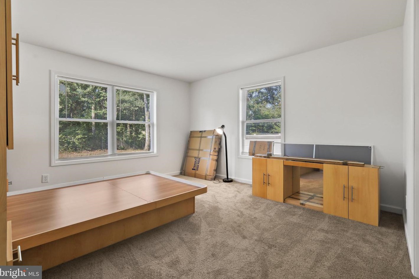 24 Daniel St, East Windsor NJ 08520-6150 exterior