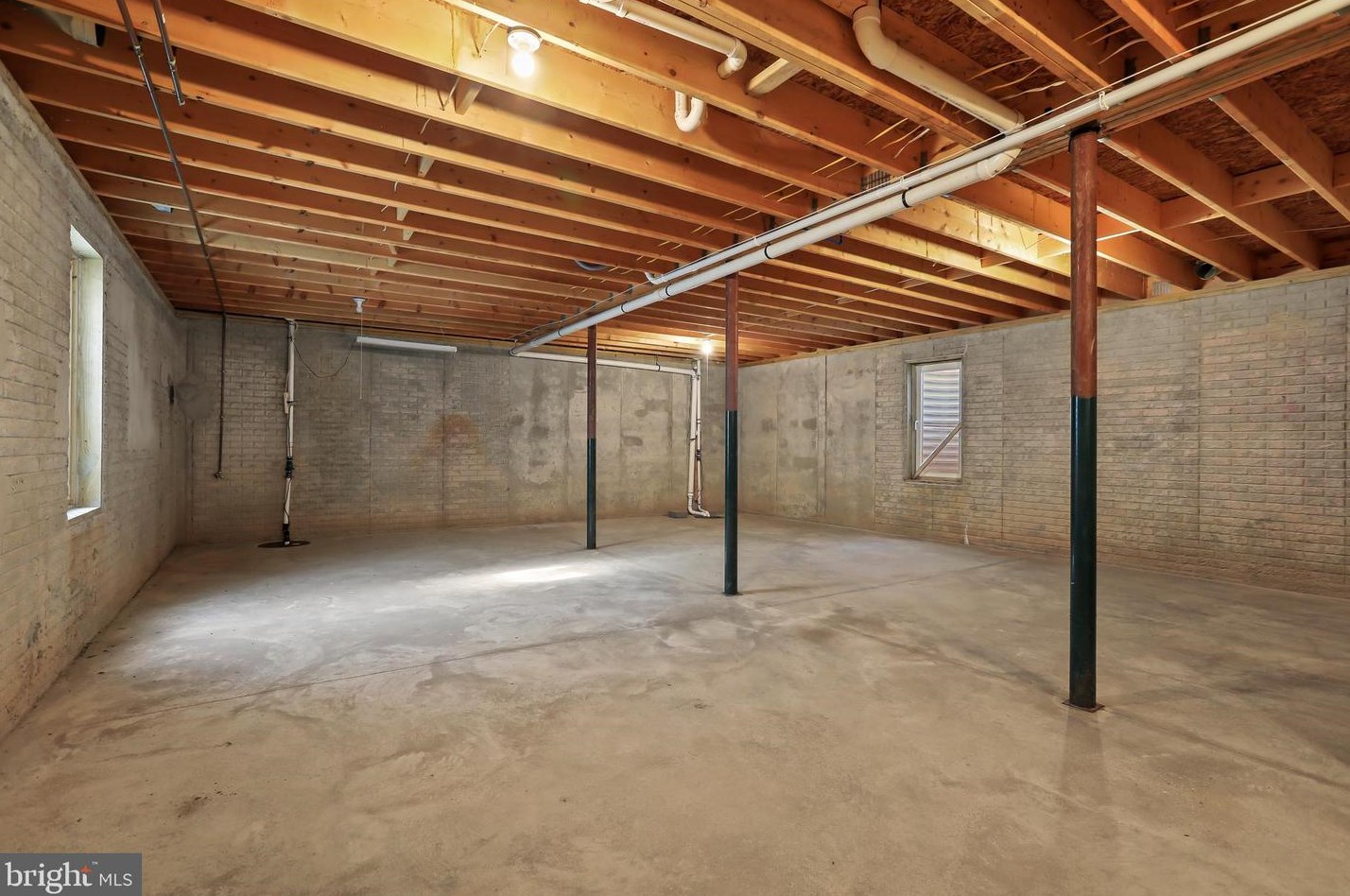 24 Daniel St, East Windsor NJ 08520-6150 exterior