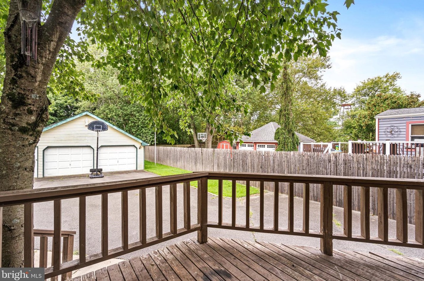 306 Monmouth St, East Windsor NJ 08520-5002 exterior