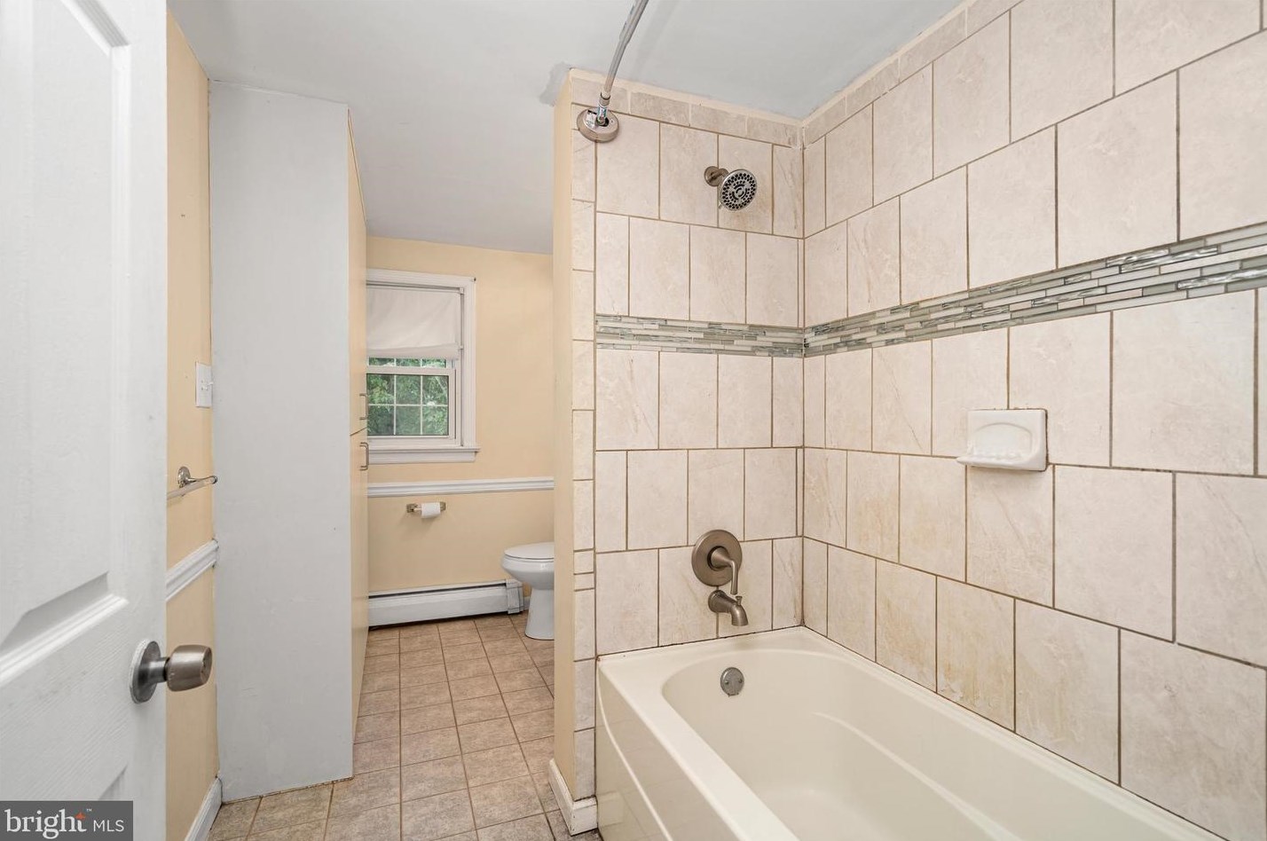 306 Monmouth St, East Windsor NJ 08520-5002 exterior