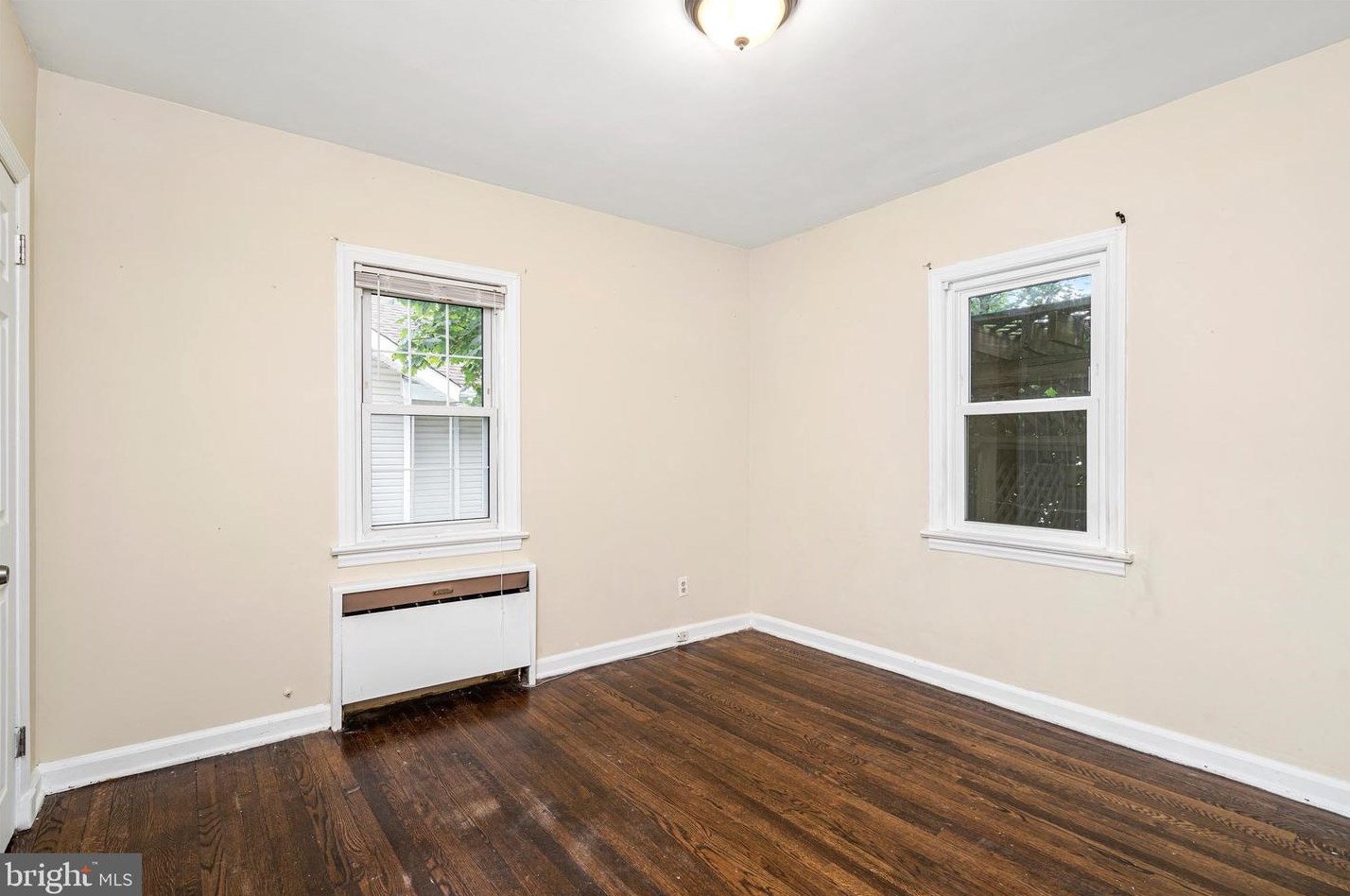 306 Monmouth St, East Windsor NJ 08520-5002 exterior