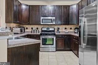 224 Timberlake Dr, Trenton NJ  08618-1457 exterior