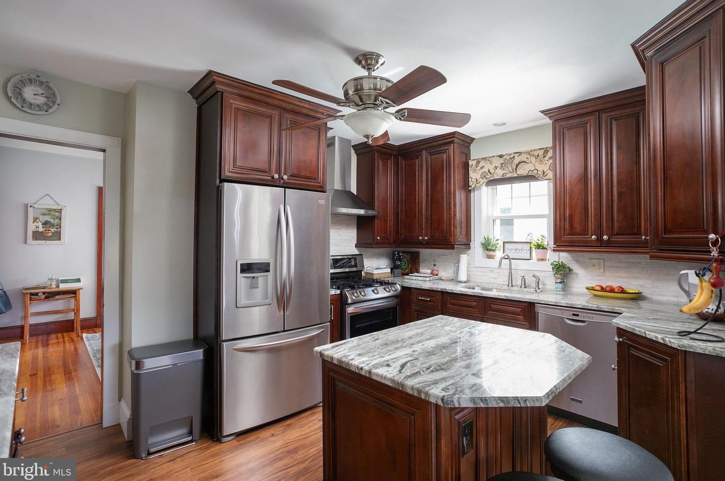 137 Churchill Ave, Trenton NJ  08610-3501 exterior