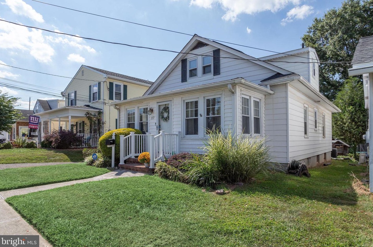 137 Churchill Ave, Trenton NJ  08610-3501 exterior