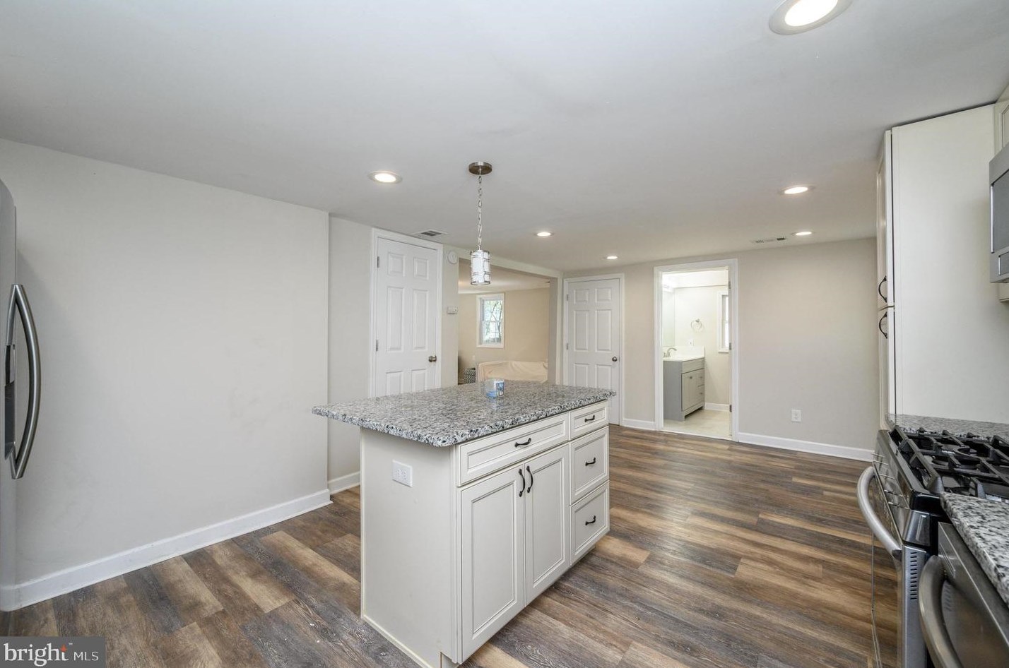 133 Monmouth St, East Windsor NJ 08520-3117 exterior