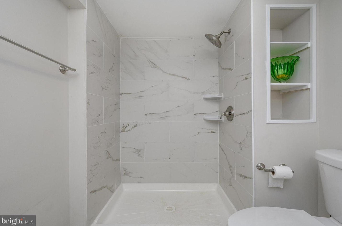 133 Monmouth St, East Windsor NJ 08520-3117 exterior