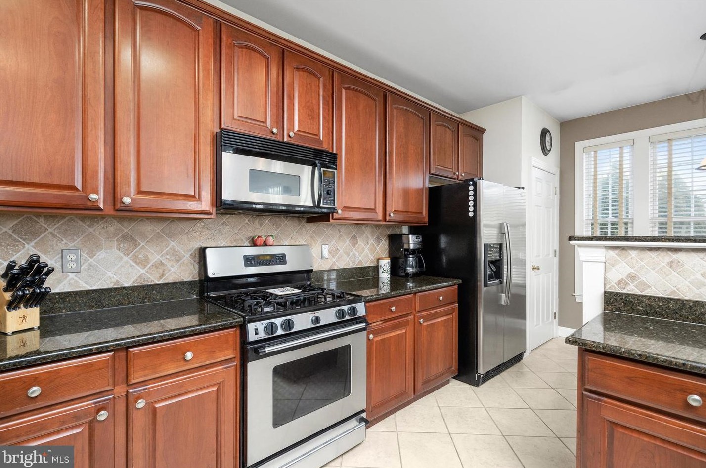 152 Burnet Cres, Trenton NJ  08691-4150 exterior