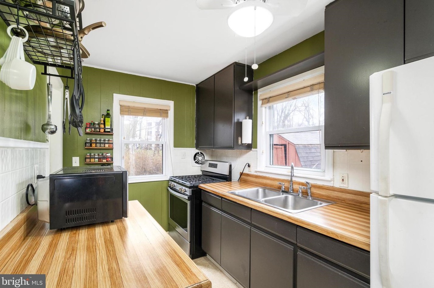 310 Wynnewood Rd, Trenton NJ  08628-3226 exterior