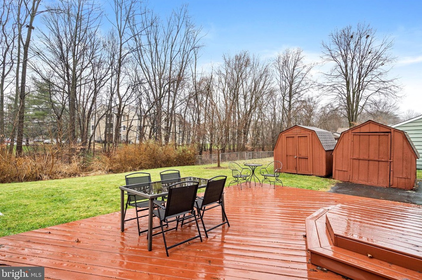 310 Wynnewood Rd, Trenton NJ  08628-3226 exterior