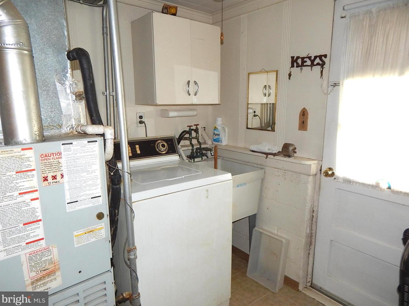 73 Winding Way, Trenton NJ 08620-2626 exterior