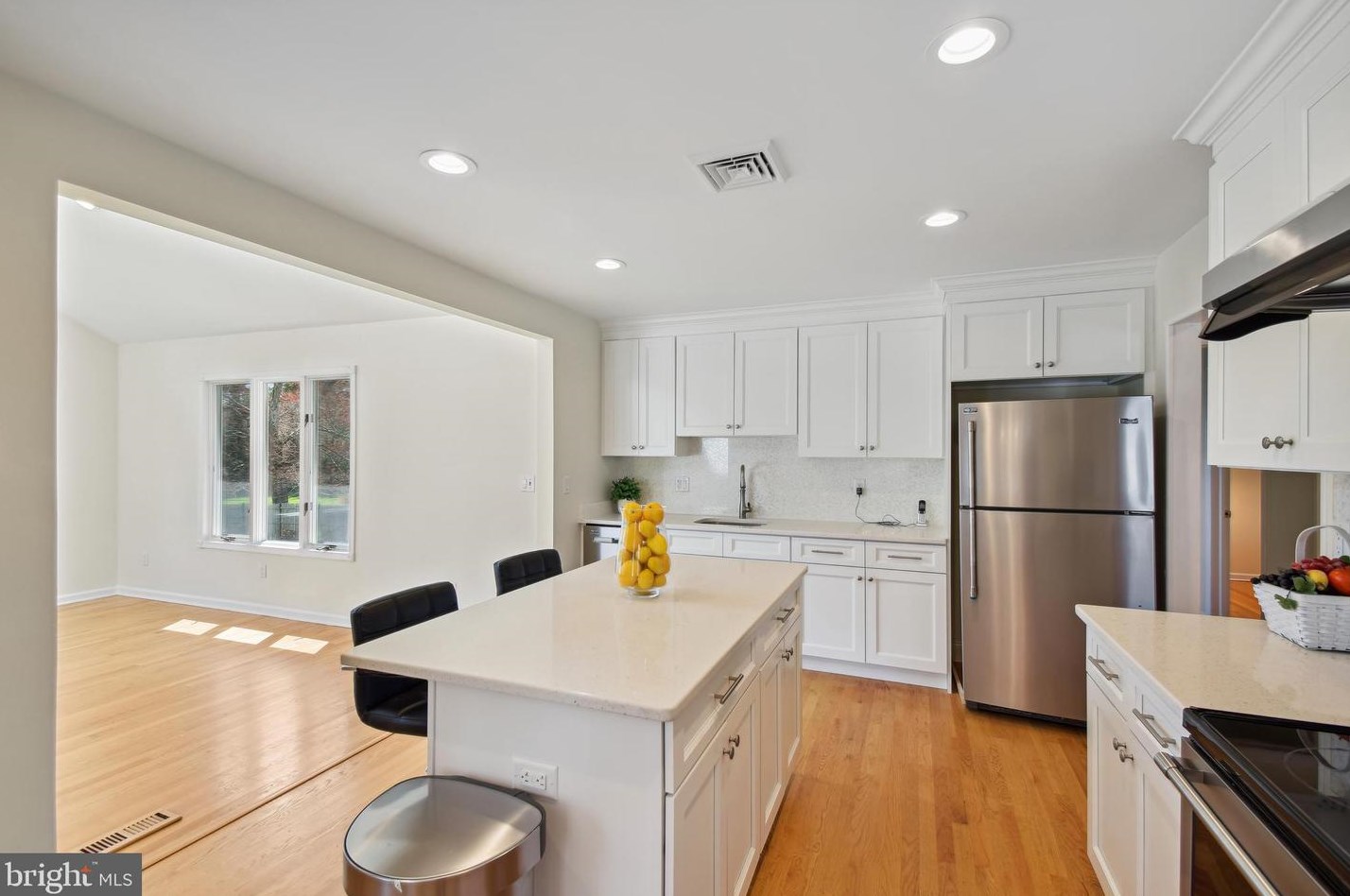 222 Shadybrook Ln, Princeton NJ  08540-4138 exterior