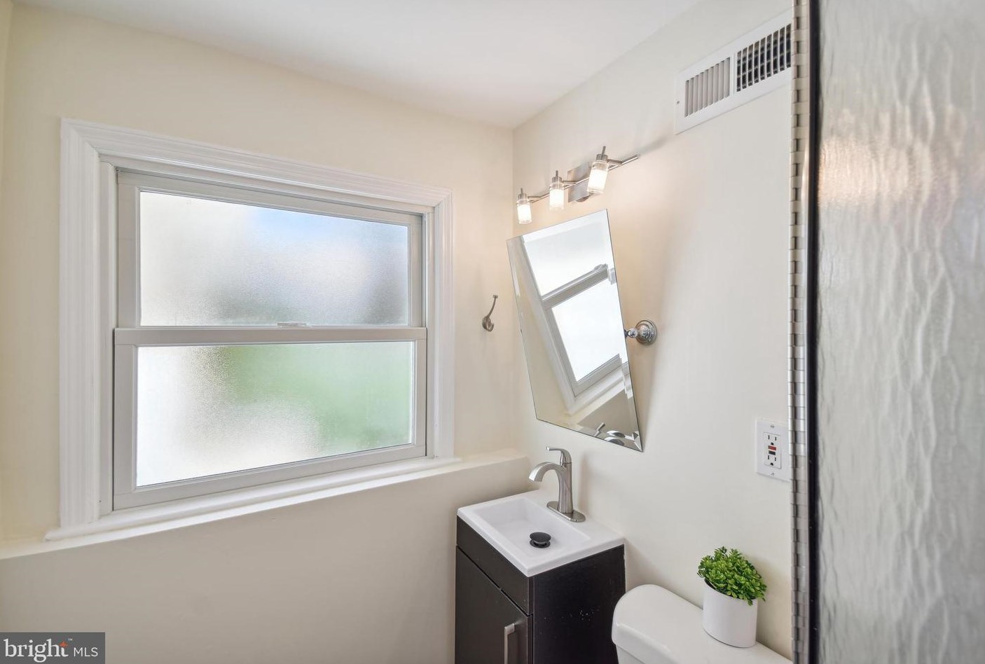 222 Shadybrook Ln, Princeton NJ  08540-4138 exterior