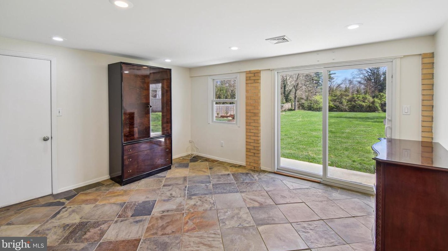 222 Shadybrook Ln, Princeton NJ  08540-4138 exterior