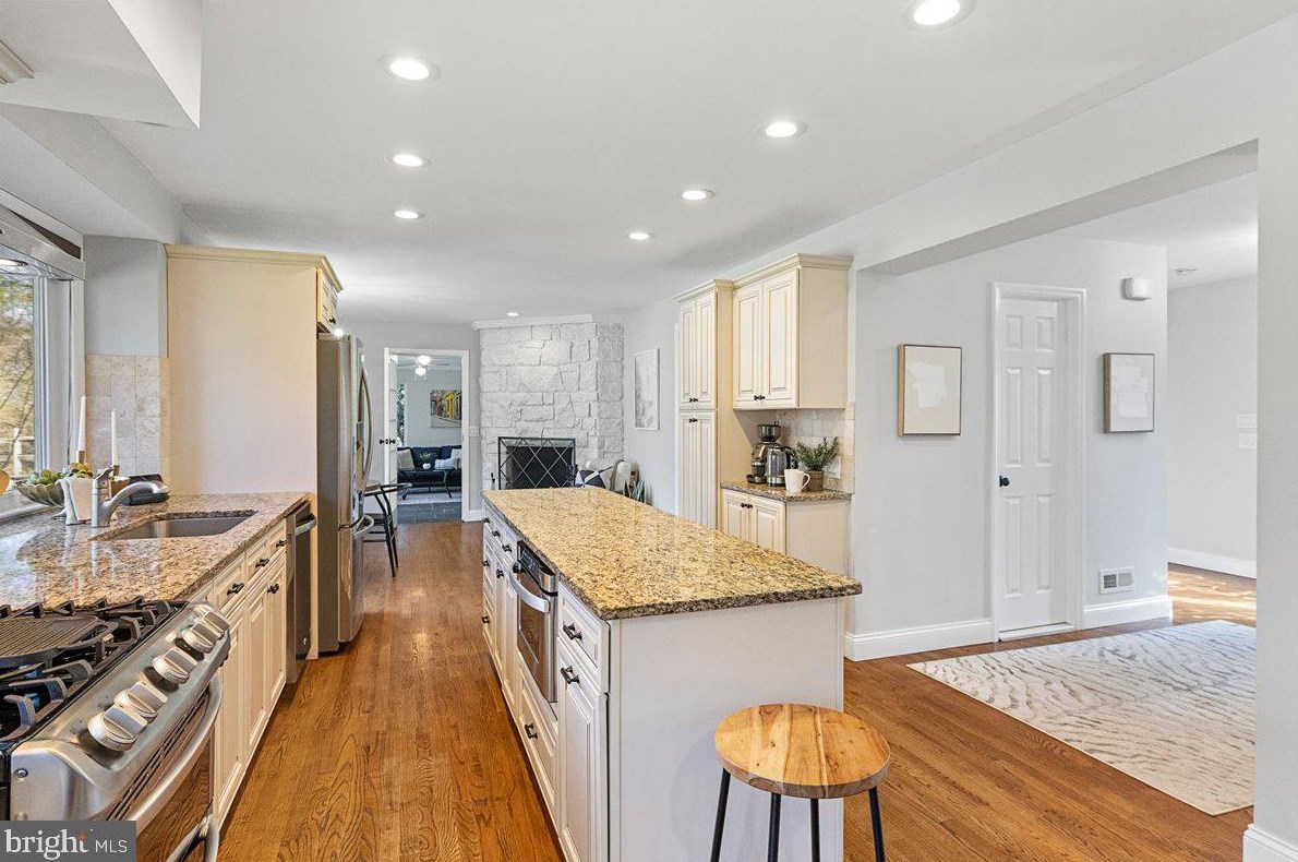 89 Carter Rd, Princeton NJ  08540-2107 exterior