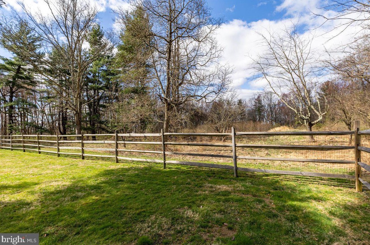 89 Carter Rd, Princeton NJ  08540-2107 exterior
