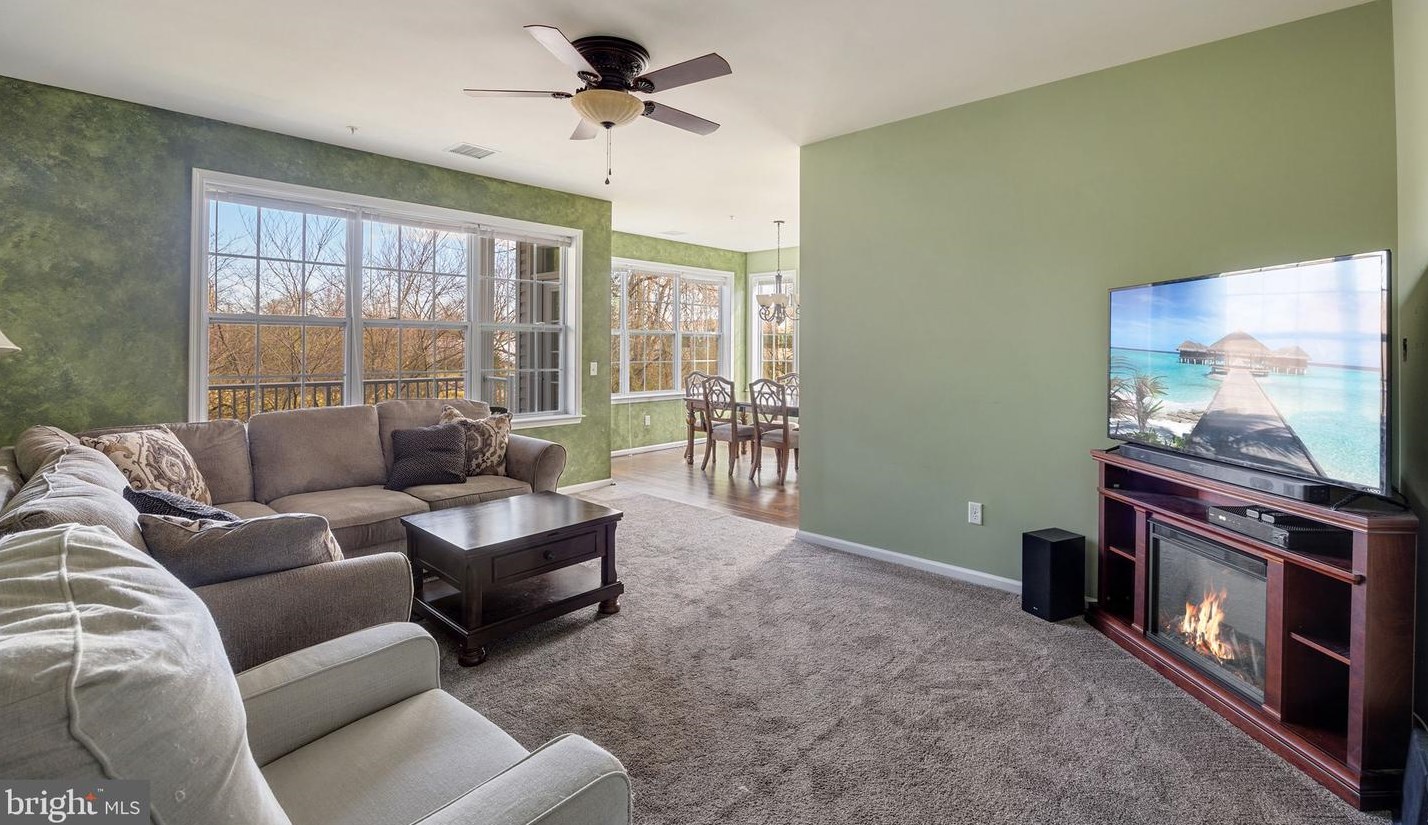 428 Timberlake Dr, Trenton NJ  08618-1475 exterior