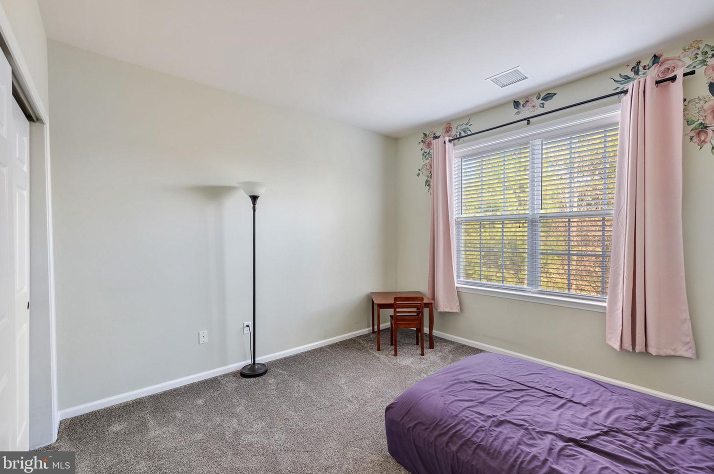 428 Timberlake Dr, Trenton NJ  08618-1475 exterior