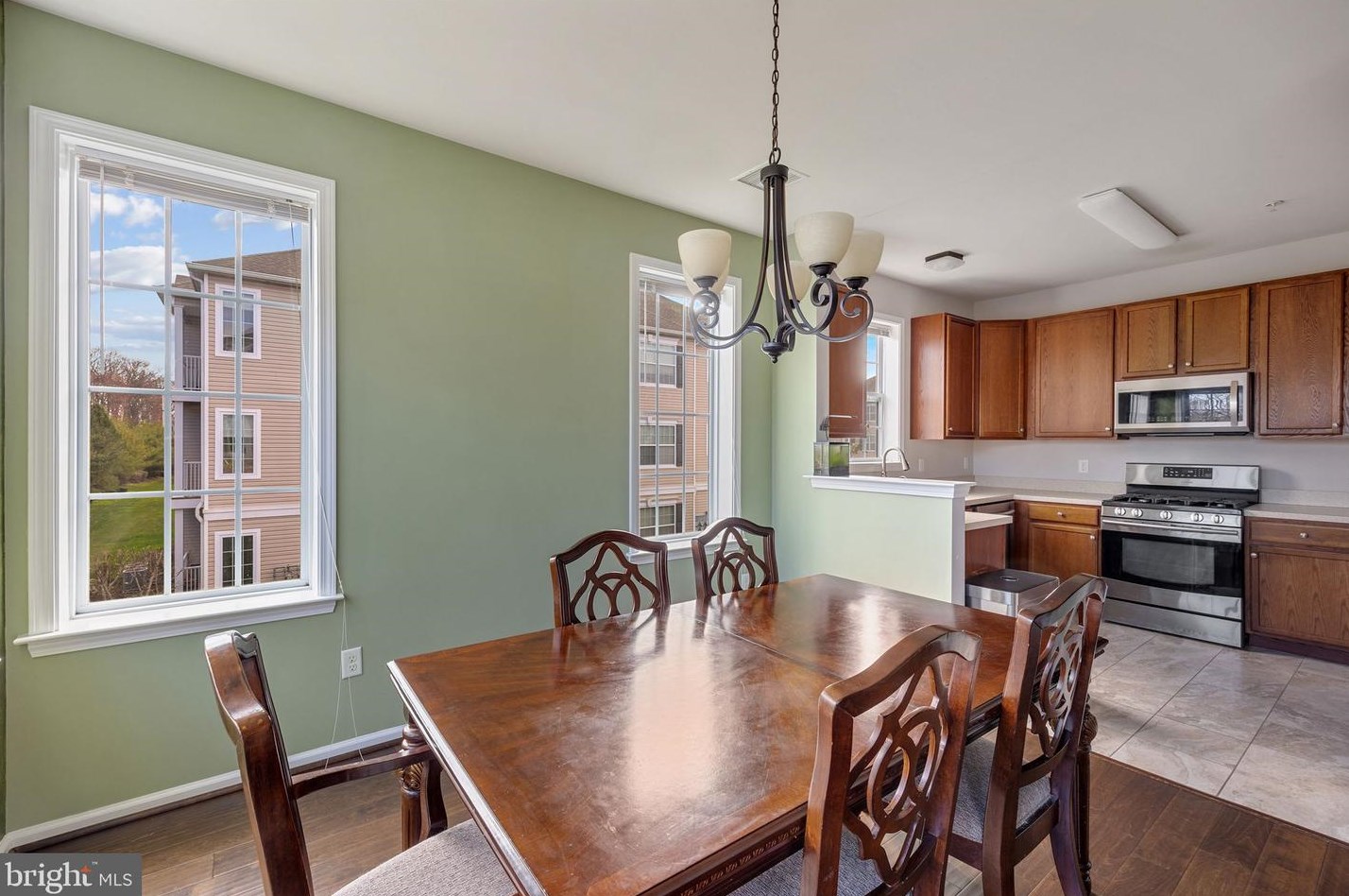 428 Timberlake Dr, Trenton NJ  08618-1475 exterior