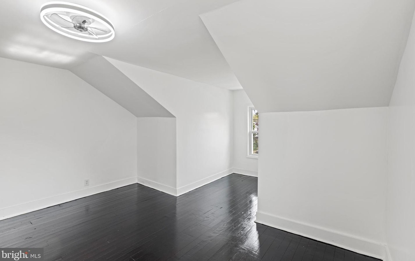 825 Stuyvesant Ave, Trenton NJ  08618-4105 exterior