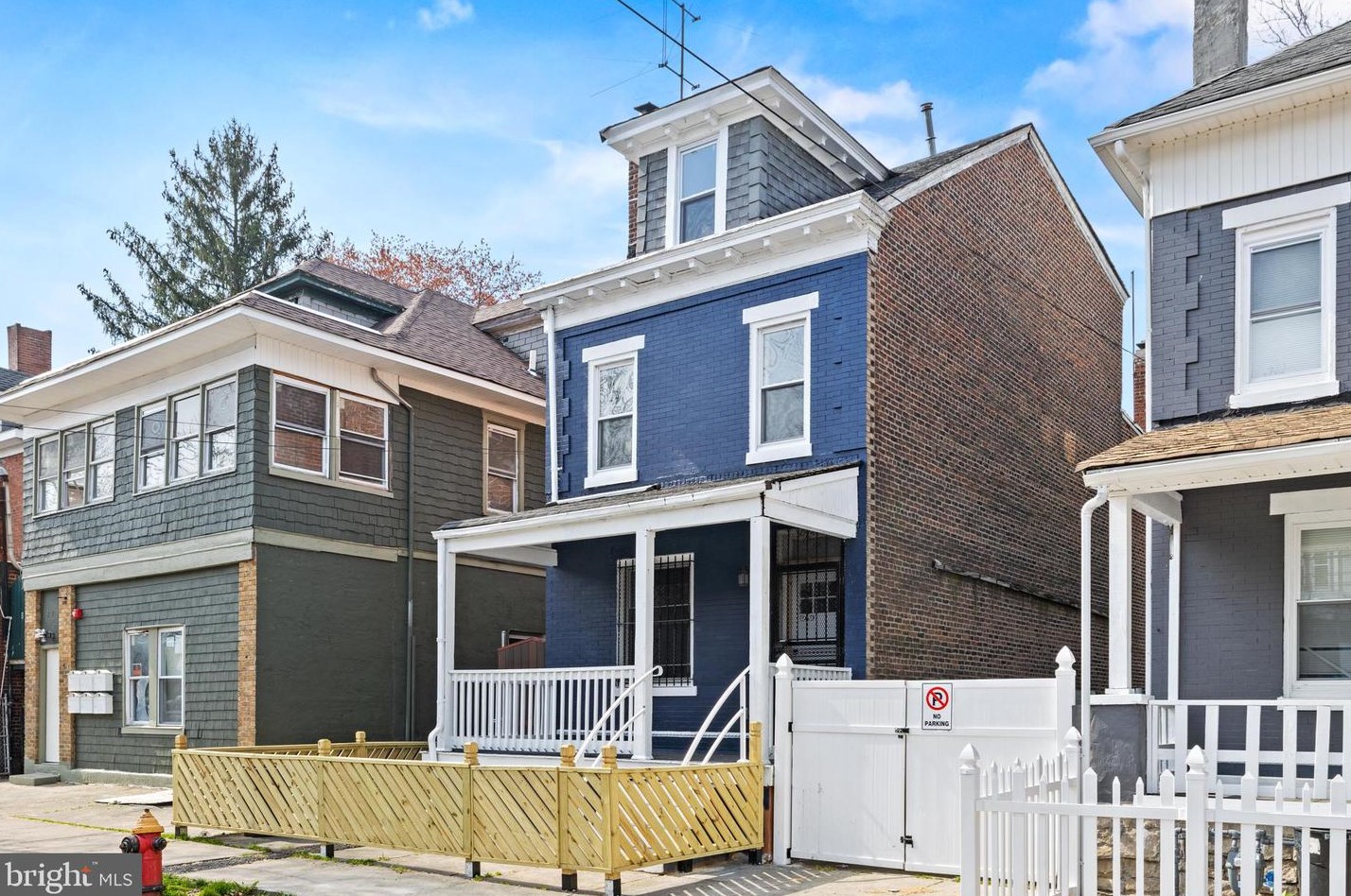 825 Stuyvesant Ave, Trenton NJ  08618-4019 exterior