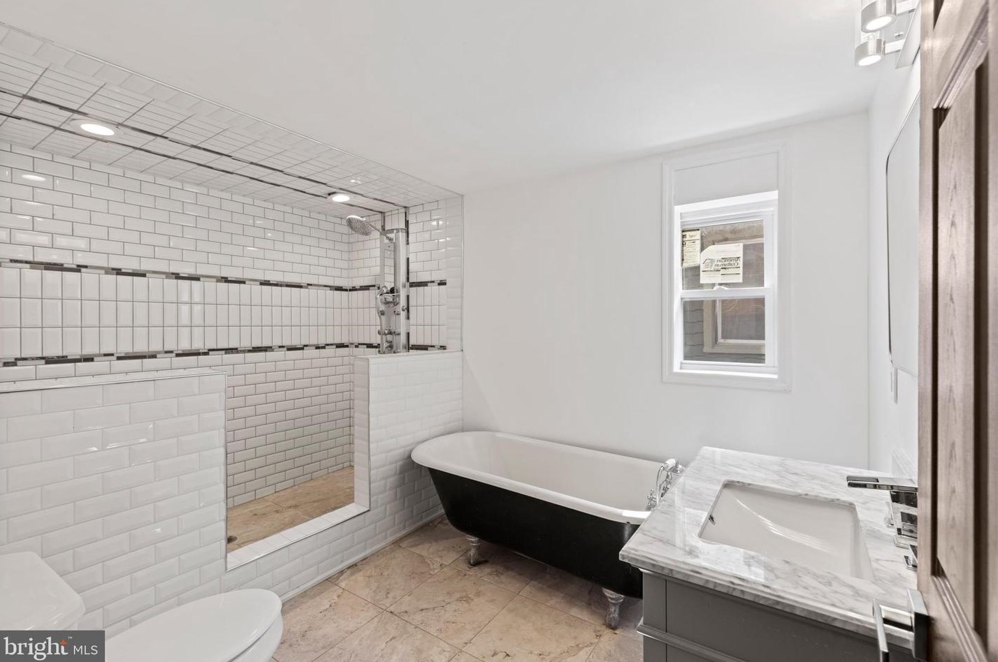 825 Stuyvesant Ave, Trenton NJ  08618-4105 exterior