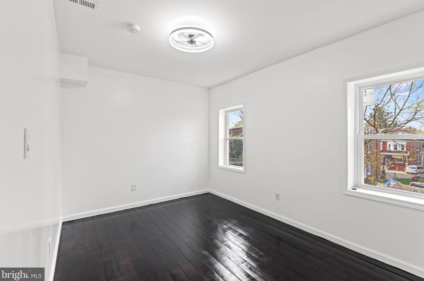 825 Stuyvesant Ave, Trenton NJ  08618-4105 exterior