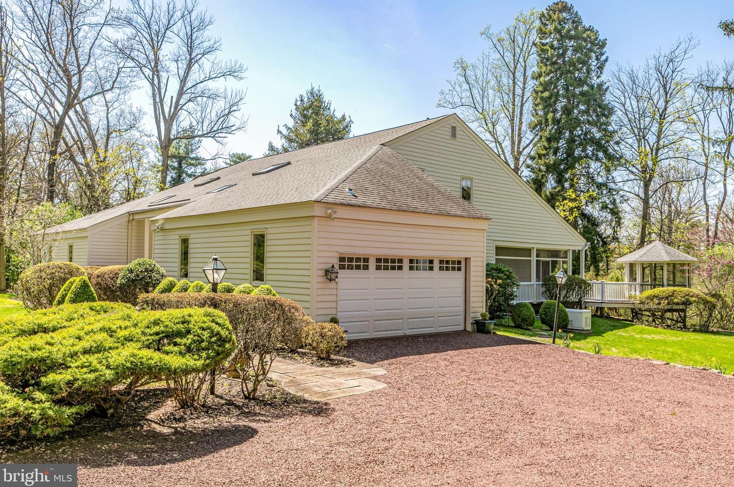 25 Brearly Rd, Princeton NJ  08540-6767 exterior