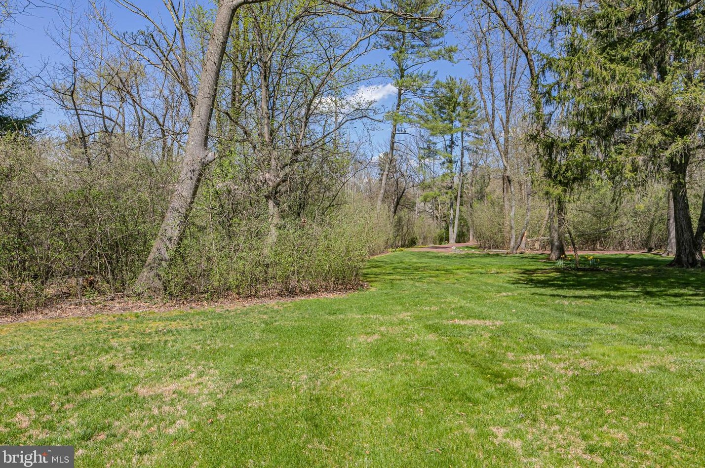25 Brearly Rd, Princeton NJ  08540-6767 exterior